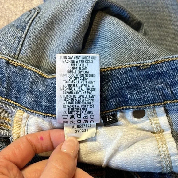 7 for all Mankind, The Ankle Skinny  Lux Vintage. Unique Ankle Detail!! - Picture 11 of 12